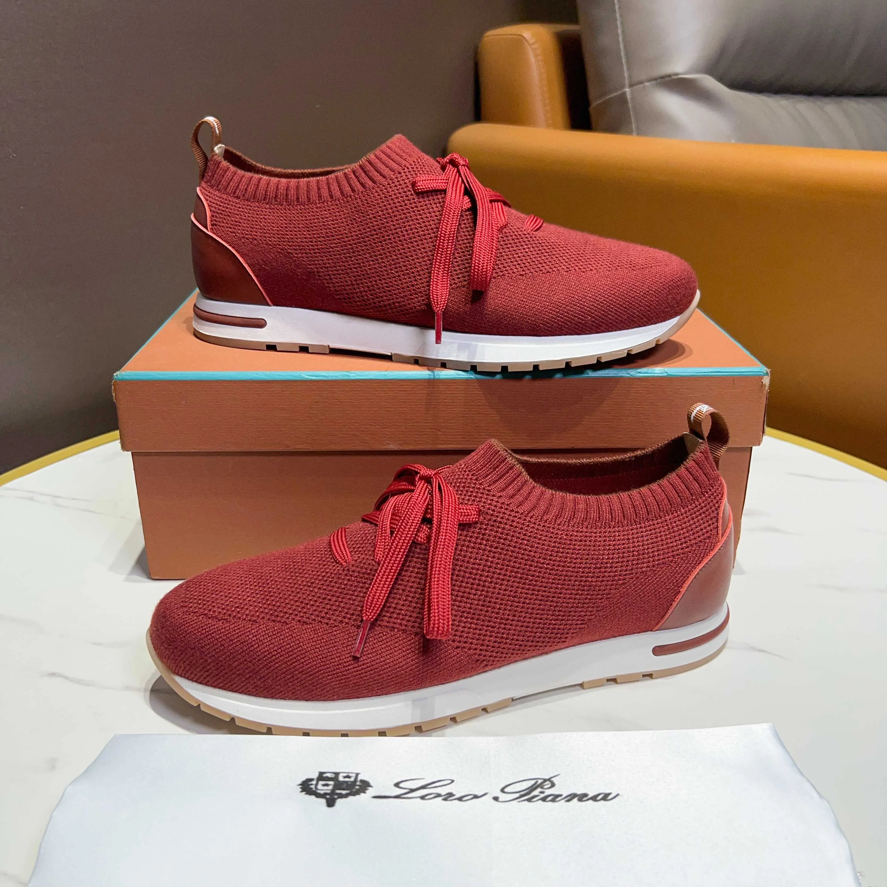 Factory price 400💰 (Loro men's shoes💰iana) New moccasin shoes official website original 1:1 mold opening, original quality💯Fine workmanship, high-end luxury☘The upper is made of original waterproof treated breathable fly-woven suede🌴Luxury🐂Leather lining🍓Rubber wear-resistant and non-slip outsole, size 38-44 (size 45 can be customized)